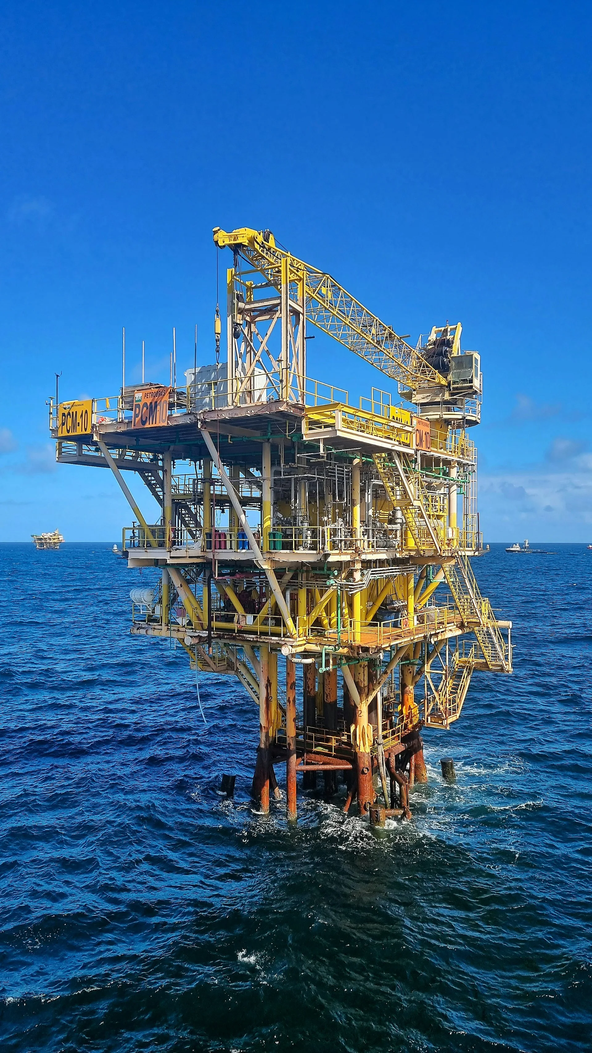 Offshore oil platform and subsea production equipment in open water